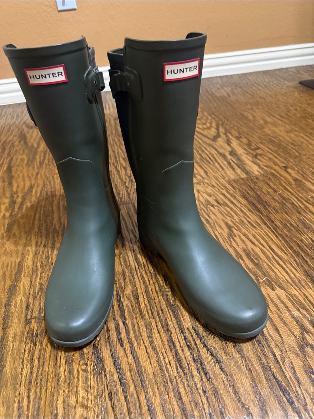 HUNTER RAIN BOOTS